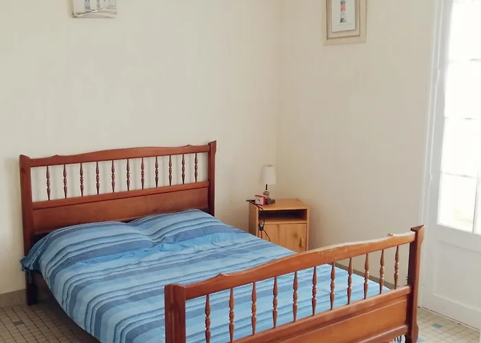 Hébergement de vacances Maison Proche Valentin - Idéal Famille - 6 Pers - Fr-1-843-30 *